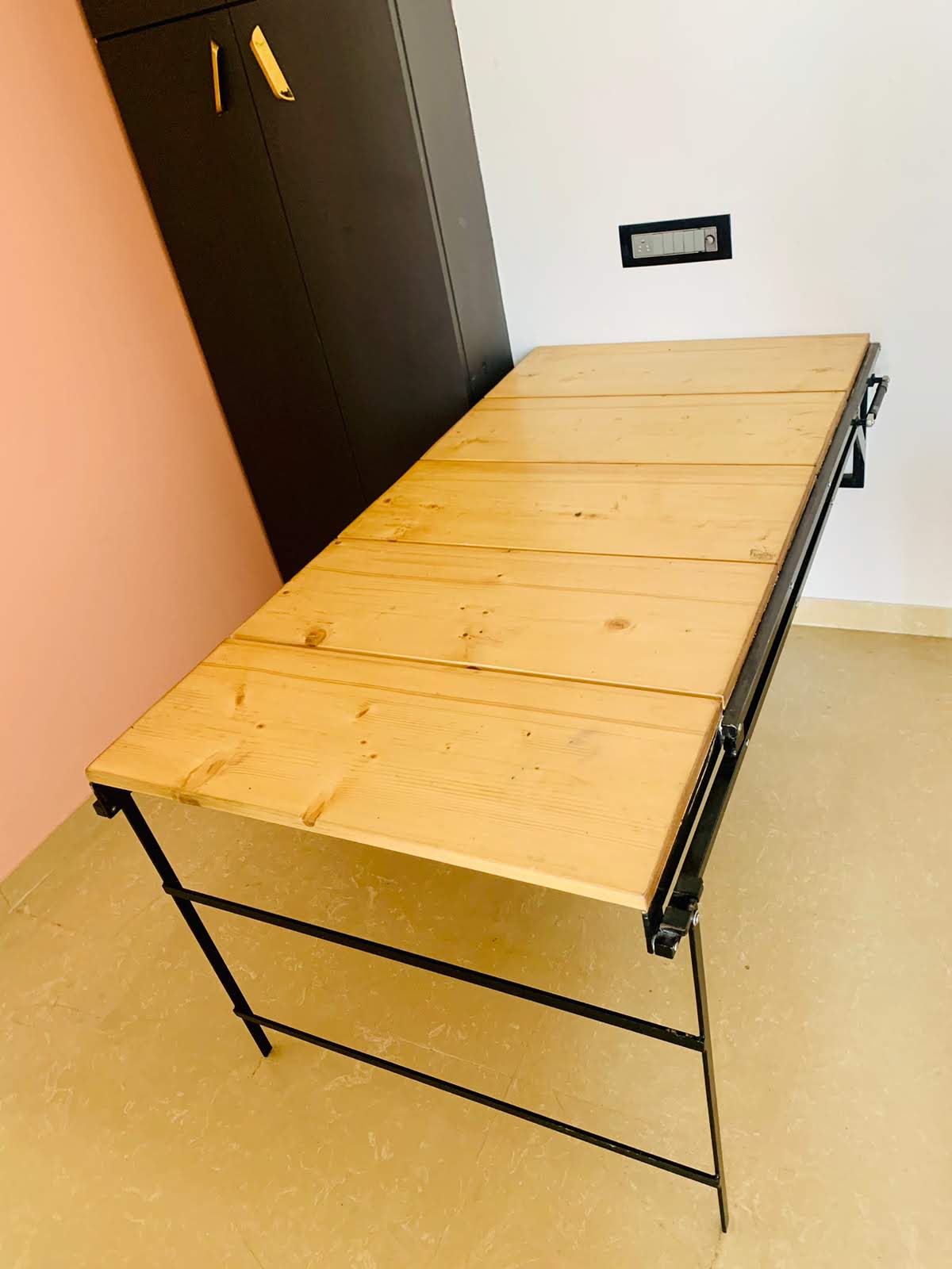 Shelf to Table Mechanism